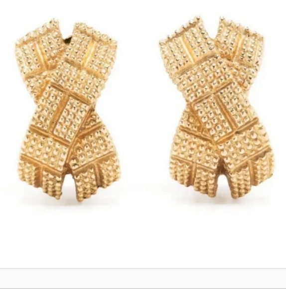 Like to be notified when I go live Luxury Designer Shows - Picture 12 of 15